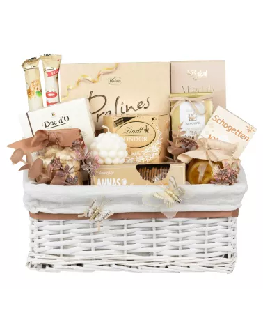 Zestaw Czekoladki i Praliny 1 – Kosz Delikatesowy ze Słodyczami, Herbatą i Świecą Sojową