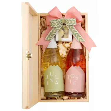 Zestaw Pralinki i Wina 60 – Romantyczny Prezent z Winem Beyer Frizzante i Ręcznie Robionymi Pralinkami