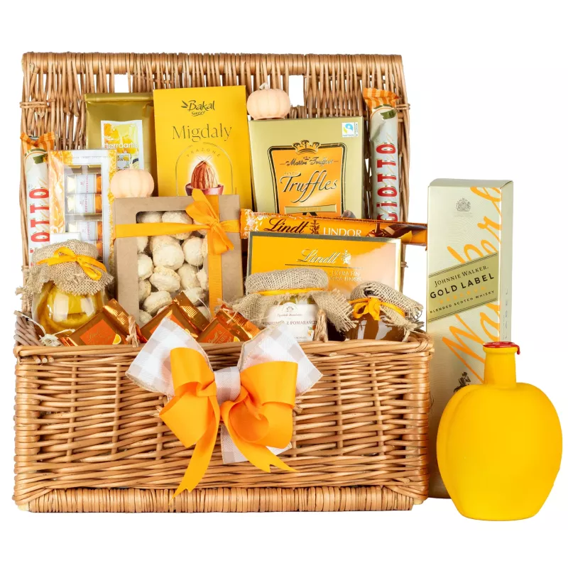 Zestaw Piknikowy Whisky Wino 61 – Ekskluzywny Kosz z Whisky Johnnie Walker Gold, Winem i Pralinami