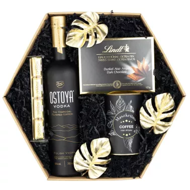 Zestaw Kawa Czekoladki i Wódka 71 – Elegancki Upominek z Ostoyą Czarną, Kawą i Słodyczami