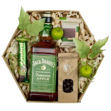 Zestaw Słodkości i Whisky Apple 73 – Prezent z Whisky Jack Daniel’s Apple i Słodkimi Dodatkami