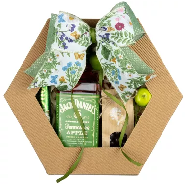 Zestaw Słodkości i Whisky Apple 73 – Prezent z Whisky Jack Daniel’s Apple i Słodkimi Dodatkami