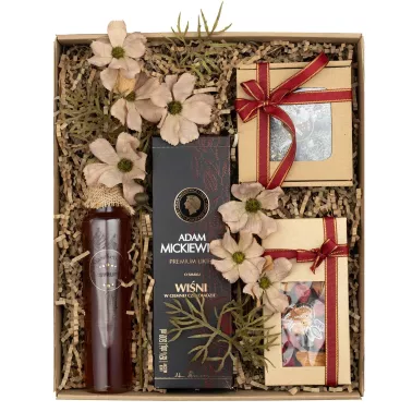 Zestaw Słodkości i Likier Wiśniowy 80 – Słodki Prezent z Likierem Wiśniowo-Czekoladowym i Ciasteczkami