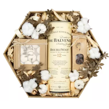 Zestaw Orzechy i Whisky 83 – Prezent z Whisky Balvenie 12YO i Słodkimi Dodatkami