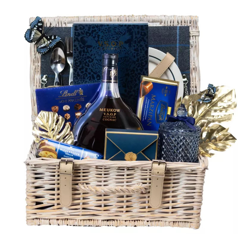 Zestaw Piknikowy Cognac 23 – Ekskluzywny Kosz z Koniakiem Meukow VSOP, Pralinami i Świecą