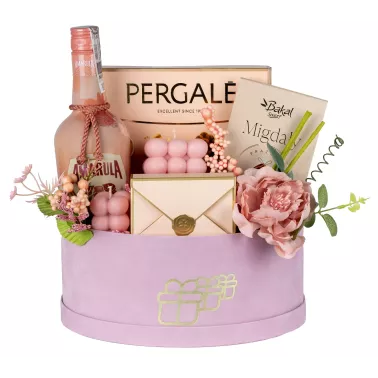 Zestaw Likier Malinowy i Świece 96 – Kobiecy Prezent z Likierem Amarula Malina, Pralinami i Świecami